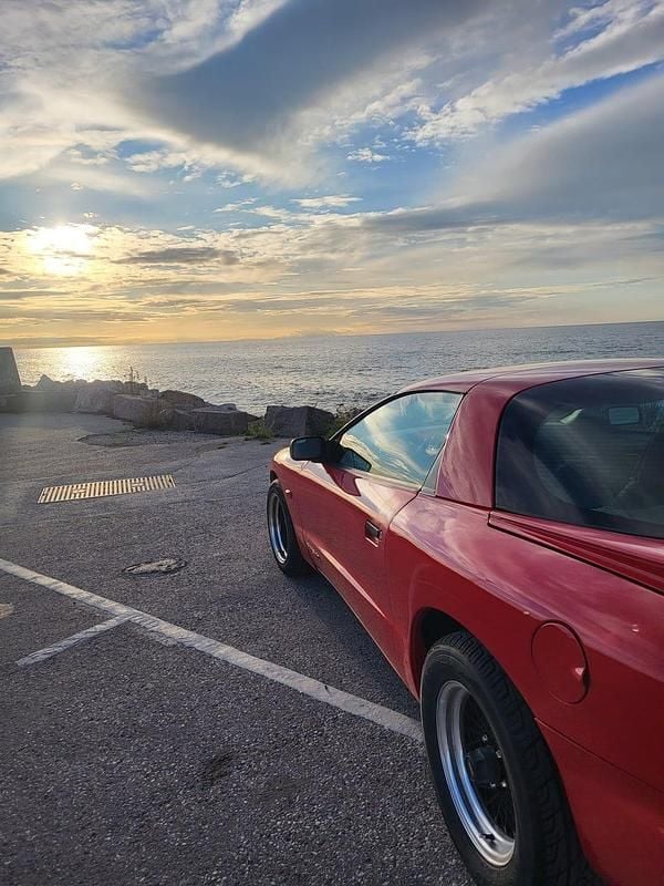 Begagnad Pontiac Firebird 148 HK (108 kW) 1993