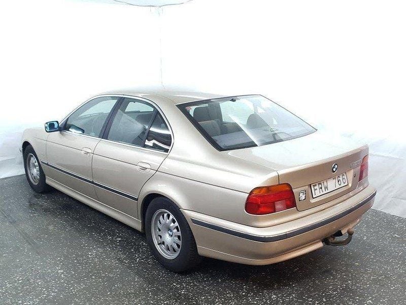 Begagnad BMW 523 170 HK (125 kW) 1998 Sedan