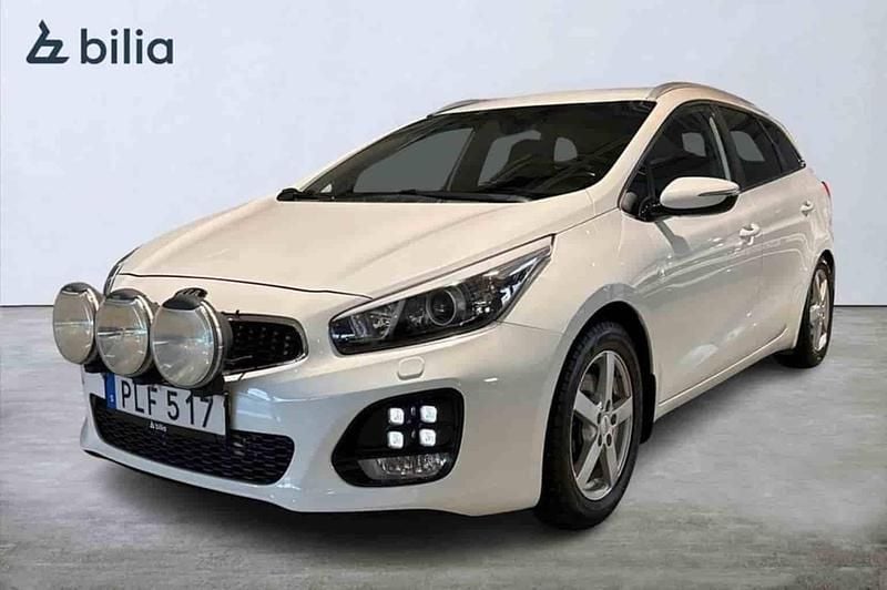 Vit Begagnad 2017 Kia Ceed Sportswagon Kombi | 129 900 kr (Lite dyr) - Bild 1/1