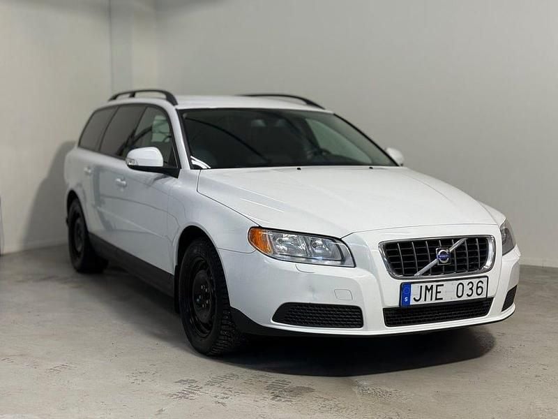 Begagnad Volvo V70 Kinetic 146 HK (107 kW) 2009 Vit Kombi