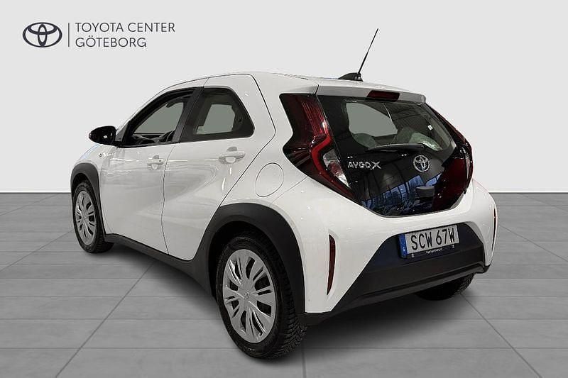 Begagnad Toyota Aygo X Play 72 HK (52 kW) 2023 Vit SUV