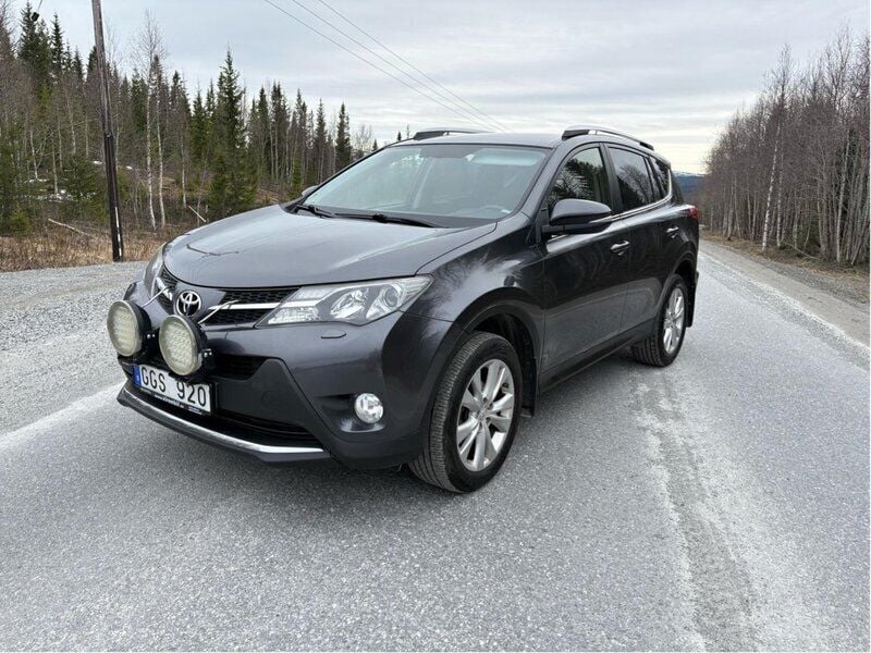 Grå Begagnad 2013 Toyota RAV4 Active SUV | 105 900 kr (Marknadspris) - Bild 1/4