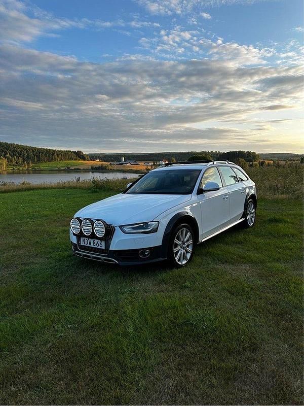 Vit Begagnad 2013 Audi A4 Allroad Kombi | 110 000 kr (Marknadspris) - Bild 1/4