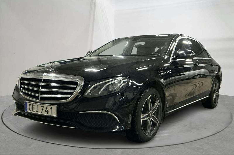 Svart Begagnad 2017 Mercedes E220 Exclusive Sedan | 247 000 kr (Marknadspris) - Bild 1/4