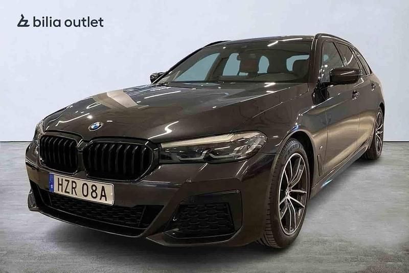 Grå Begagnad 2022 BMW 520 Kombi | 439 900 kr (Dyr) - Bild 1/1