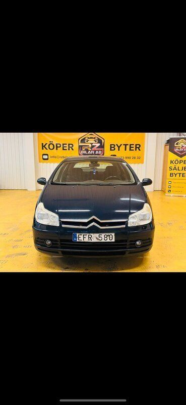 Mörkblå Begagnad 2007 Citroën C5 Halvkombi | 19 900 kr (Marknadspris) - Bild 1/4