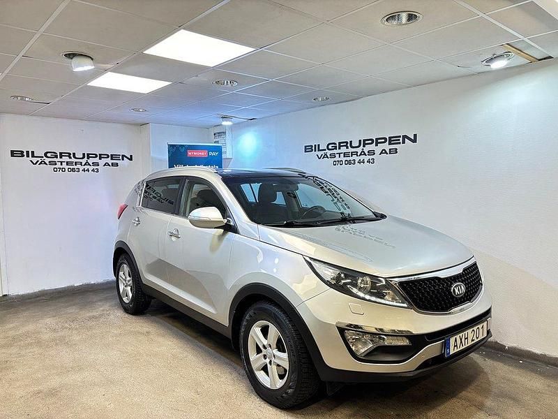 Grå Begagnad 2014 Kia Sportage SUV | 104 900 kr (Marknadspris) - Bild 1/4
