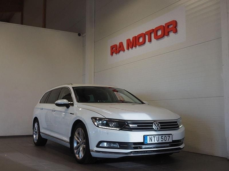 Vit Begagnad 2015 VW Passat GTS Kombi | 179 900 kr (Marknadspris) - Bild 1/3
