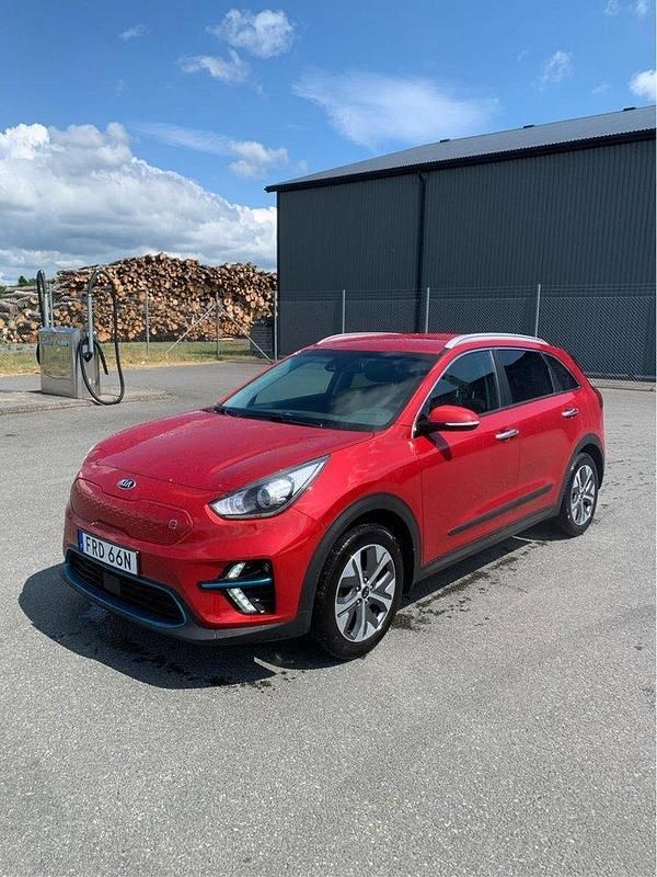 Röd Begagnad 2019 Kia e-Niro Advance SUV | 162 500 kr (Marknadspris) - Bild 1/4