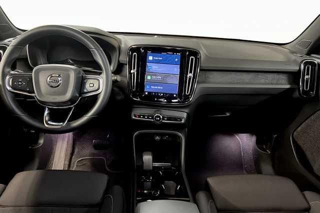 Begagnad Volvo C40 Single Motor 169 kW (231 HK) 2023 Svart SUV