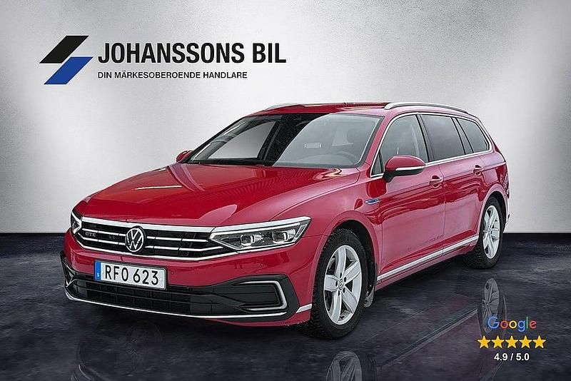 Röd Begagnad 2020 VW Passat GTE Kombi | 249 900 kr (Marknadspris) - Bild 1/4