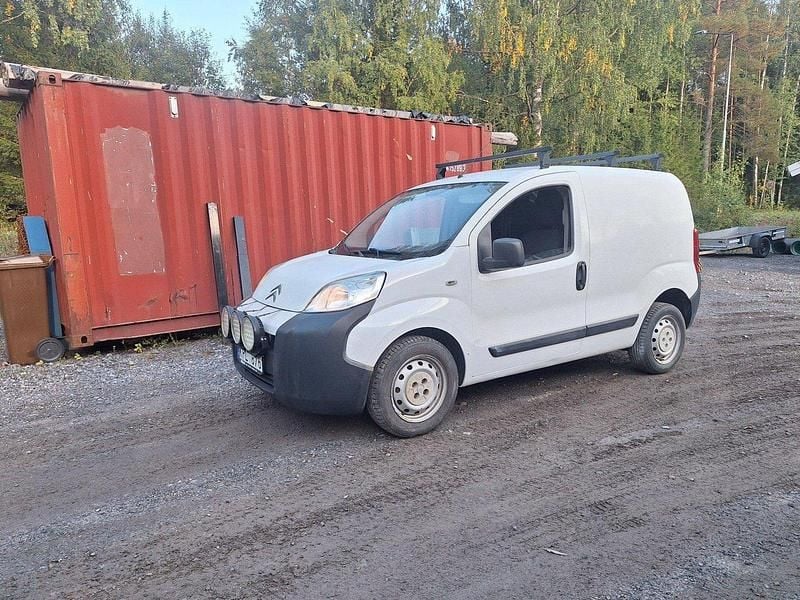 Vit Begagnad 2010 Citroën Nemo Minibuss | 32 000 kr (Marknadspris) - Bild 1/4