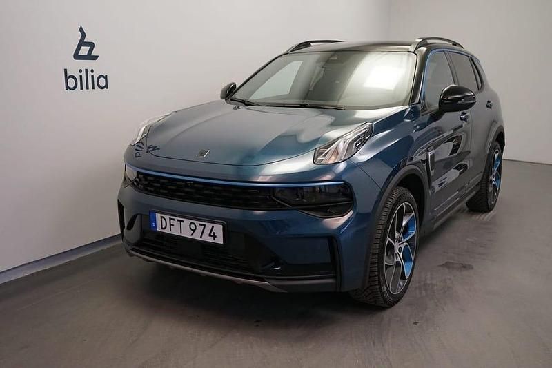 Blå Begagnad 2023 Lynk & Co 01 SUV | 319 500 kr (Marknadspris) - Bild 1/3