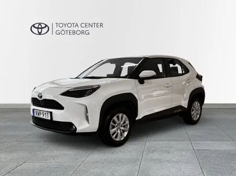 Vit Begagnad 2021 Toyota Yaris Cross SUV | 249 900 kr (Superpris) - Bild 1/4