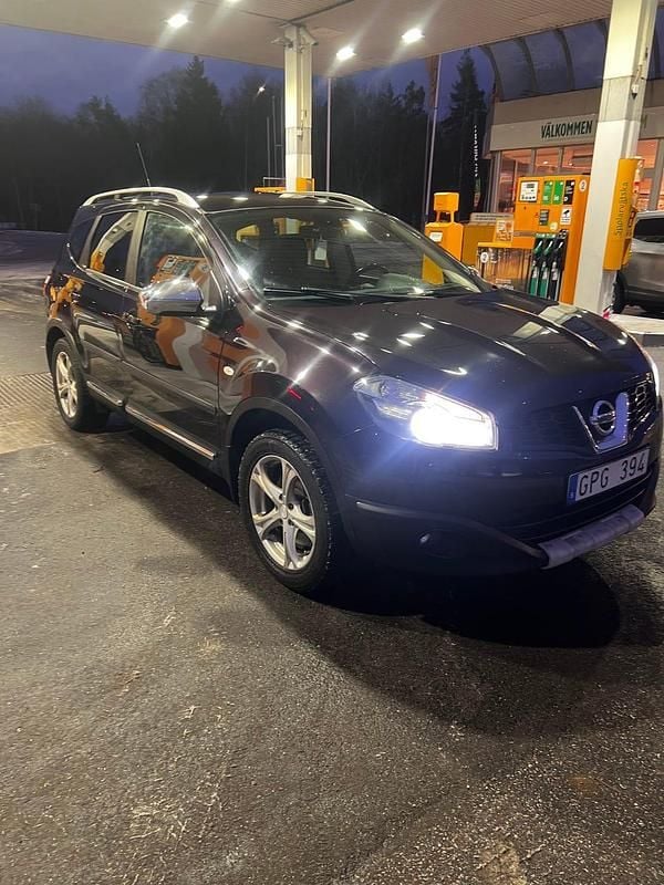 Begagnad 2010 Nissan Qashqai +2 SUV | 72 000 kr (Marknadspris) - Bild 1/4