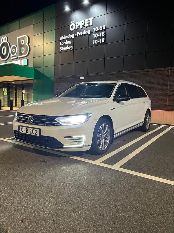 Begagnad VW Passat GTE 218 HK (160 kW) 2017 Kombi