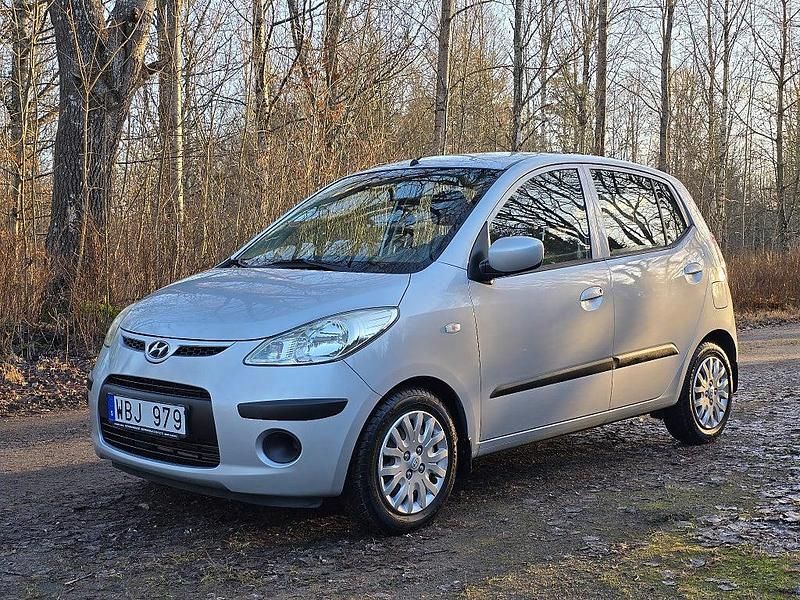 Silver Begagnad 2008 Hyundai i10 Halvkombi | 49 900 kr (Lite dyr) - Bild 1/4