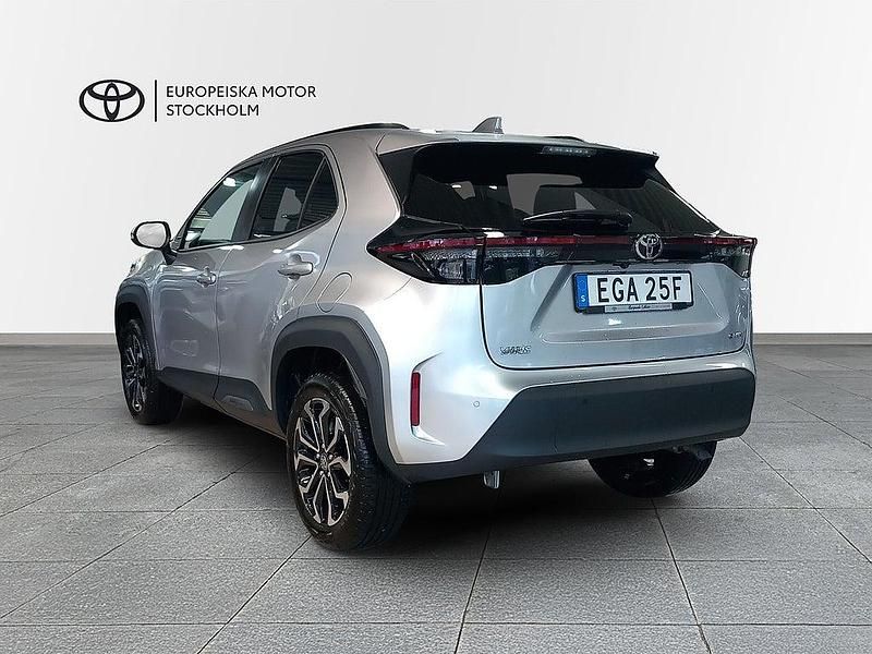 Begagnad Toyota Yaris Hybrid Active 117 HK (86 kW) 2025 Silver