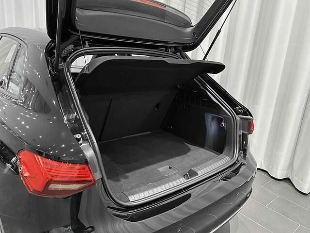 Begagnad Audi A3 Advanced Plus 150 HK (110 kW) 2020 Brilliantsvart Sedan