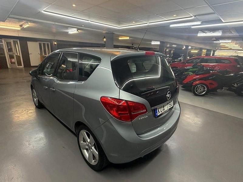 Begagnad Opel Meriva Enjoy 140 HK (102 kW) 2010 Grå Minibuss