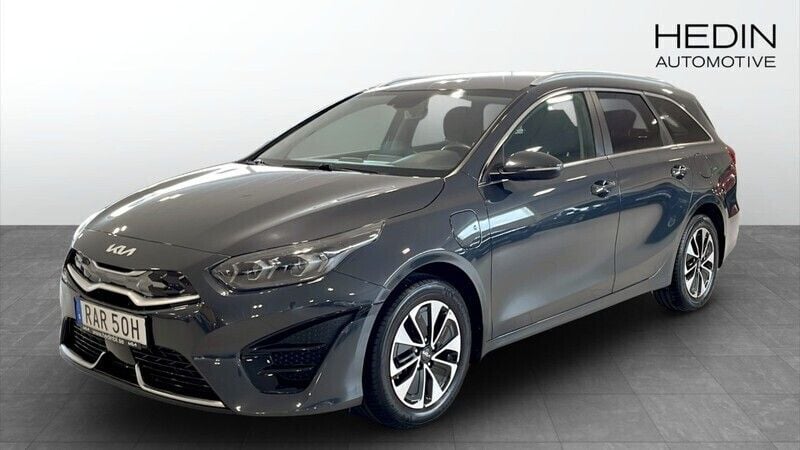 Grå (grey) Begagnad 2023 Kia Ceed Sportswagon Kombi | 279 900 kr (Lite dyr) - Bild 1/4