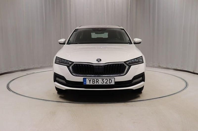 Begagnad Skoda Octavia G-TEC 131 HK (96 kW) 2023 Vit Kombi