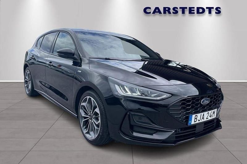 Svart Begagnad 2023 Ford Focus ST-Line Halvkombi | 359 800 kr - Bild 1/4