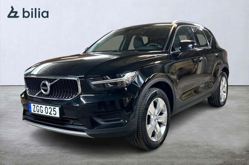Svart Begagnad 2022 Volvo XC40 Momentum SUV | 289 900 kr (Bra pris) - Bild 1/3
