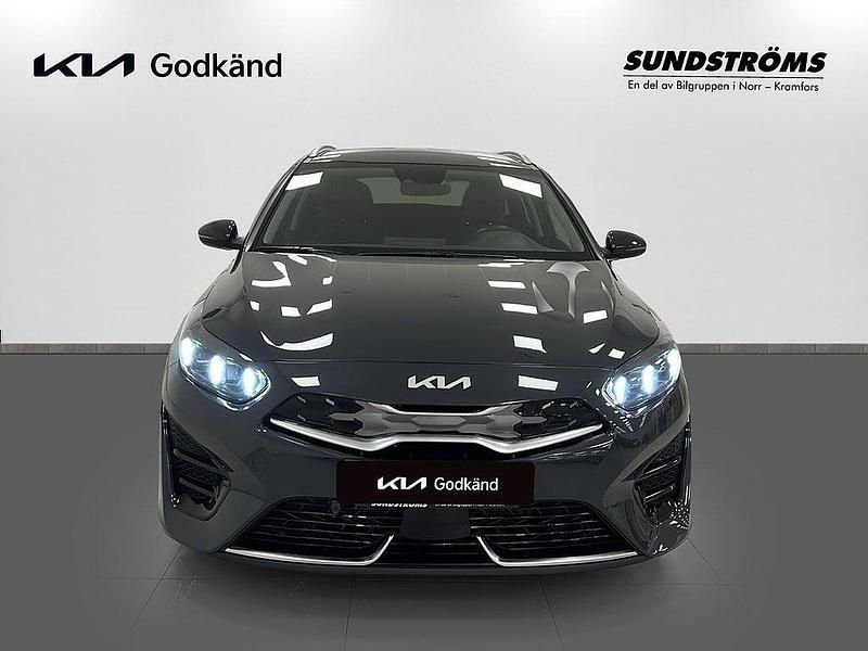 Begagnad Kia Ceed Sportswagon 141 HK (103 kW) 2023 Grå Kombi