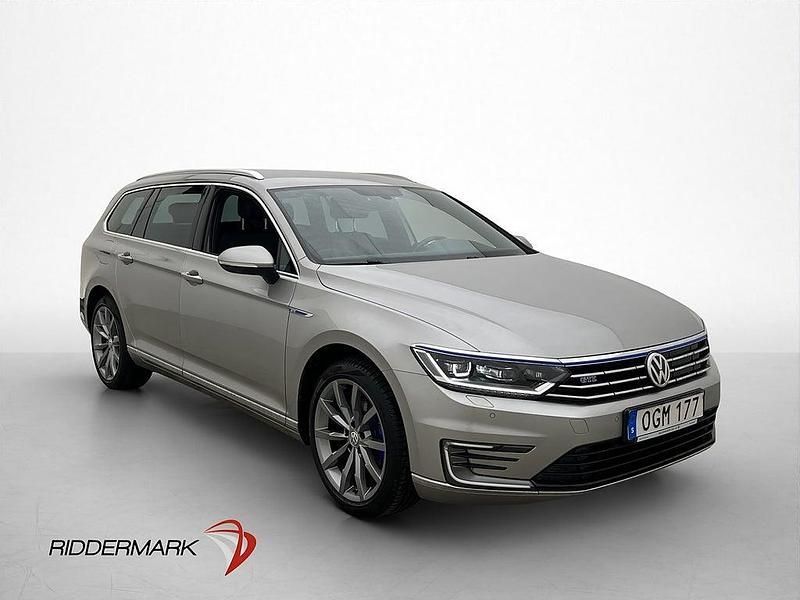 Begagnad VW Passat GTE 218 HK (160 kW) 2016 Silver Kombi