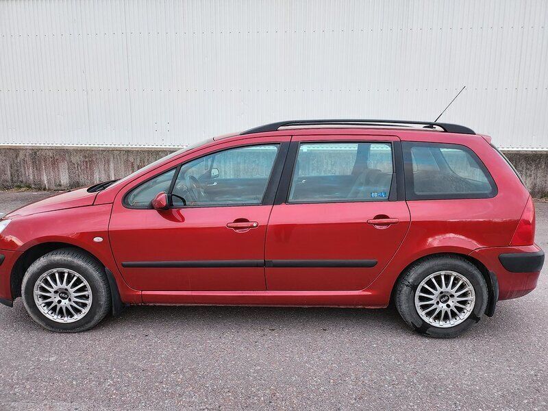 Röd Begagnad 2005 Peugeot 307 Kombi | 23 500 kr (Marknadspris) - Bild 1/4