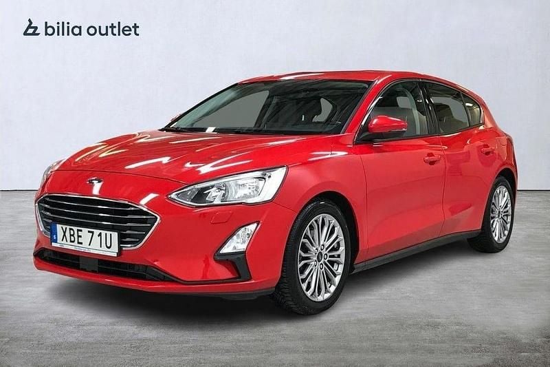 Begagnad Ford Focus Titanium 125 HK (91 kW) 2019 Röd Halvkombi