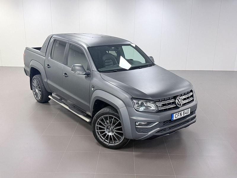 Grå Begagnad 2019 VW Amarok Aventura Pickup | 625 000 kr - Bild 1/4