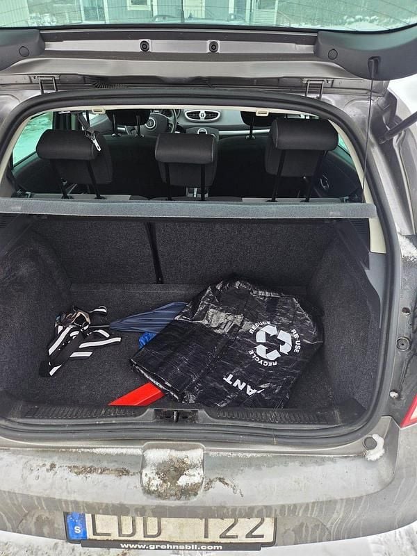 Begagnad Renault Clio R.S. 75 HK (55 kW) 2011 Halvkombi