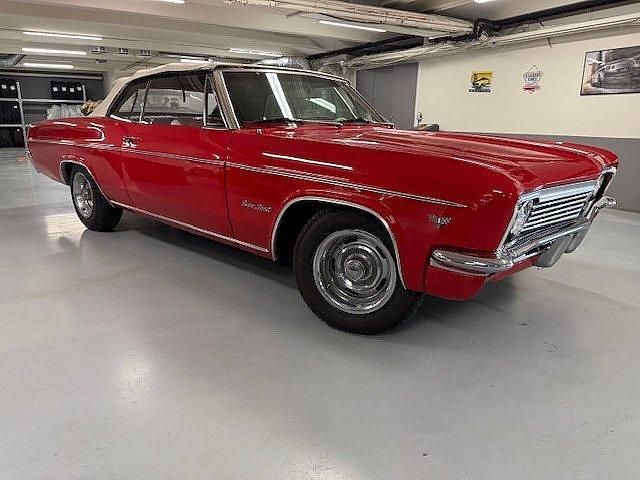 Röd Begagnad 1966 Chevrolet Impala cabriolet Cab | 295 000 kr - Bild 1/4