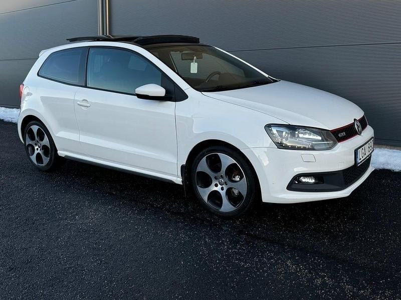 Begagnad VW Polo GTI 180 HK (132 kW) 2011 Vit Halvkombi
