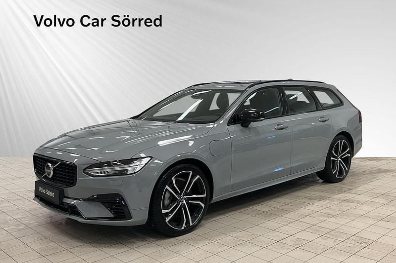 Grå Begagnad 2025 Volvo V90 Plus Kombi | 499 900 kr (Marknadspris) - Bild 1/3