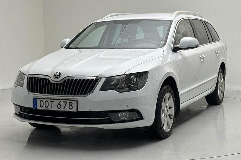 Begagnad Skoda Superb 170 HK (125 kW) 2015 Vit Kombi