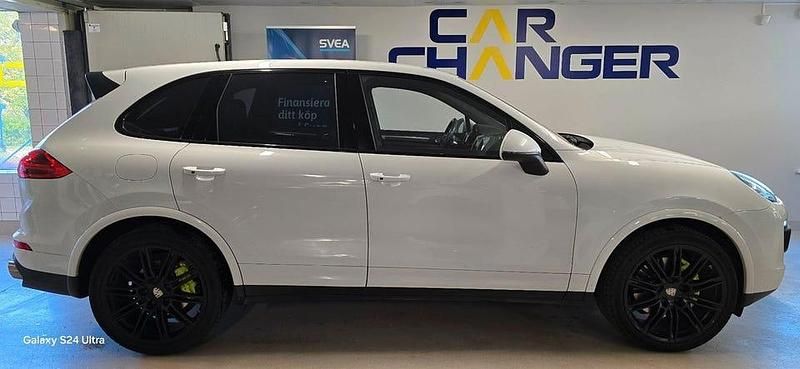 Begagnad Porsche Cayenne S E-Hybrid 416 HK (305 kW) 2015 Vit SUV