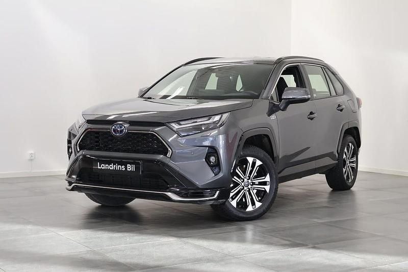 Grå Begagnad 2023 Toyota RAV4 Active SUV | 409 000 kr (Marknadspris) - Bild 1/4