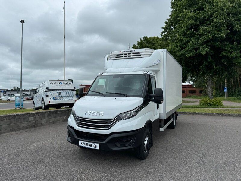 Vit Begagnad 2023 Iveco Daily Van | 1 316 250 kr - Bild 1/4