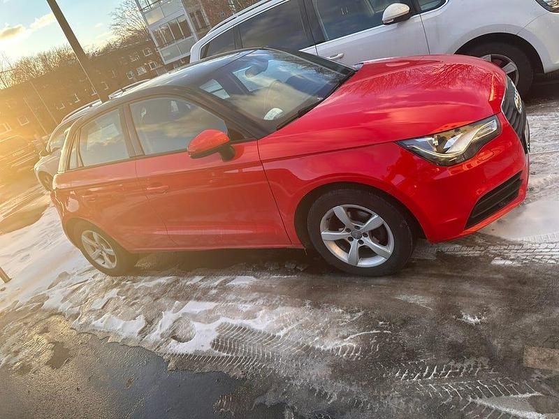 Begagnad Audi A1 Sportback 90 HK (66 kW) 2014 Halvkombi