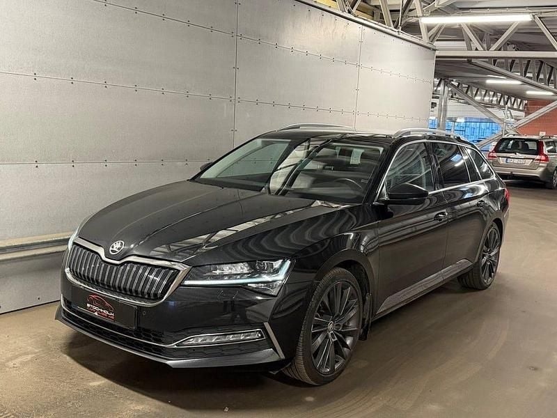Svart Begagnad 2020 Skoda Superb Business Line Kombi | 239 900 kr (Marknadspris) - Bild 1/4
