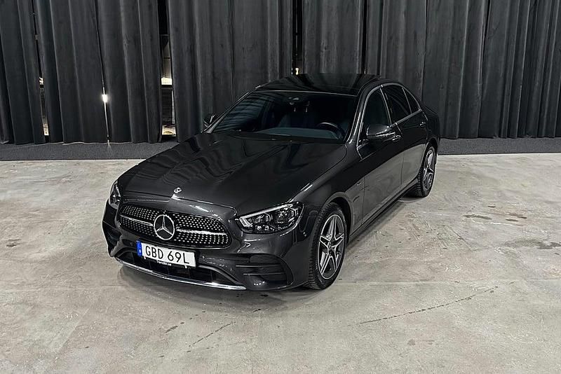 Begagnad Mercedes E300 AMG 194 HK (142 kW) 2021 Grå Sedan