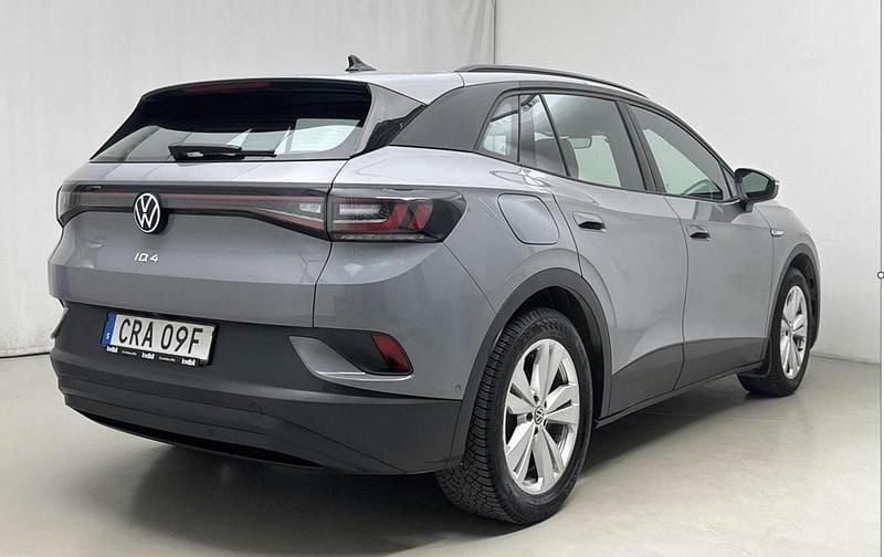 Grå Begagnad 2023 VW ID.4 Pro Performance SUV | 289 000 kr - Bild 1/4