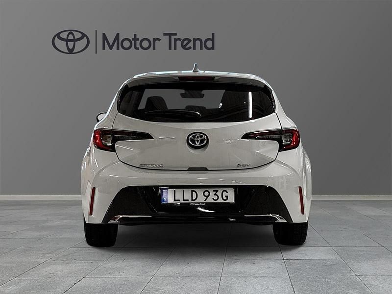 Begagnad Toyota Corolla Hybrid Style 141 HK (103 kW) 2025 Grå Halvkombi