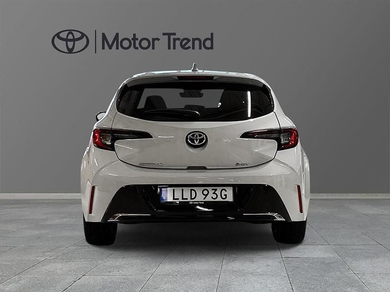 Begagnad Toyota Corolla Hybrid Style 141 HK (103 kW) 2025 Grå Halvkombi