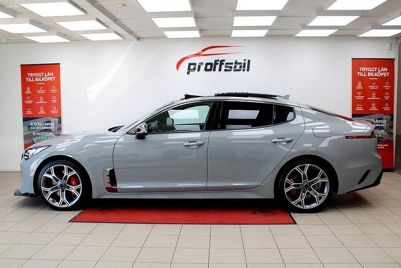 Grå Begagnad 2019 Kia Stinger 3 Halvkombi | 369 500 kr (Bra pris) - Bild 1/4