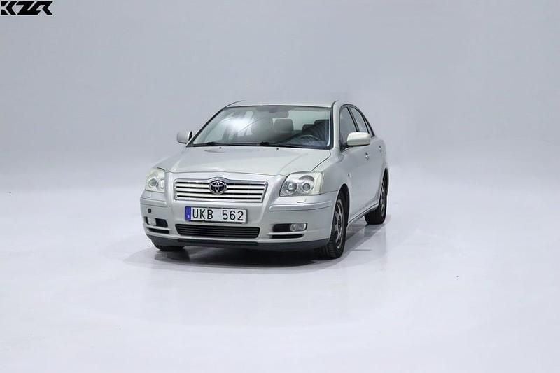 Ljusgrön Begagnad 2003 Toyota Avensis Sedan | 29 900 kr (Bra pris) - Bild 1/4