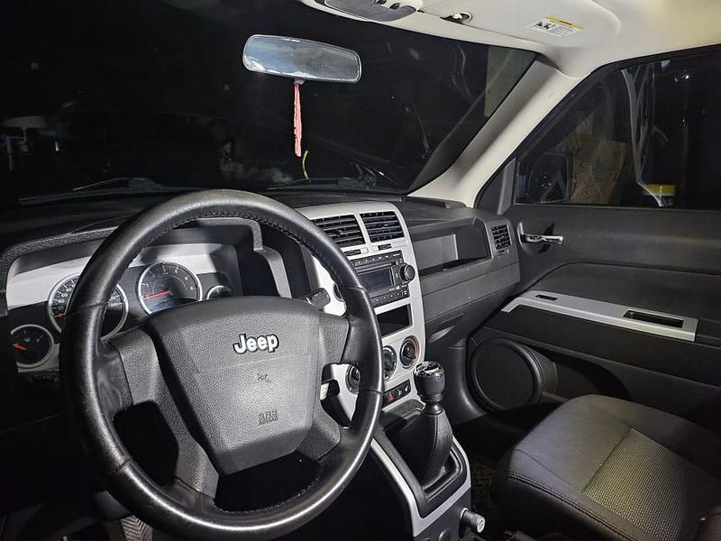 Begagnad Jeep Patriot 140 HK (102 kW) 2008 Metallic SUV